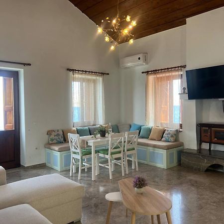 Petalo House Apartment Sými Luaran gambar