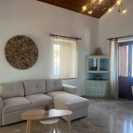 Petalo House Apartment Sými Luaran gambar